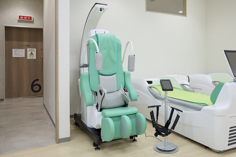 腰椎牽引治療器