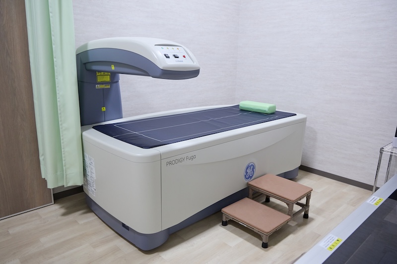骨密度検査にはいくつか種類があります（当院はDXA法）