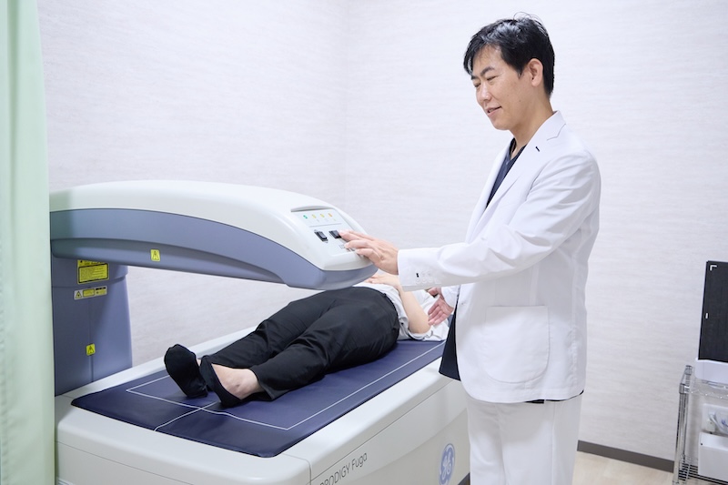 骨密度検査で自分の骨の状態を知るイメージ